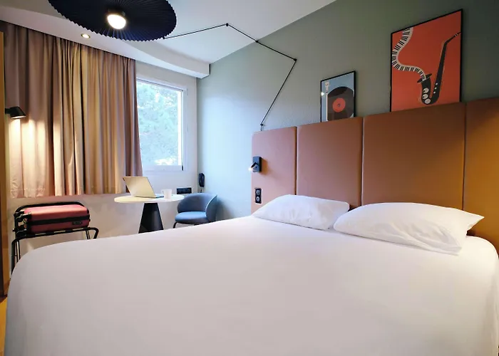 Ibis Avranches Baie Du Mont-saint-michel